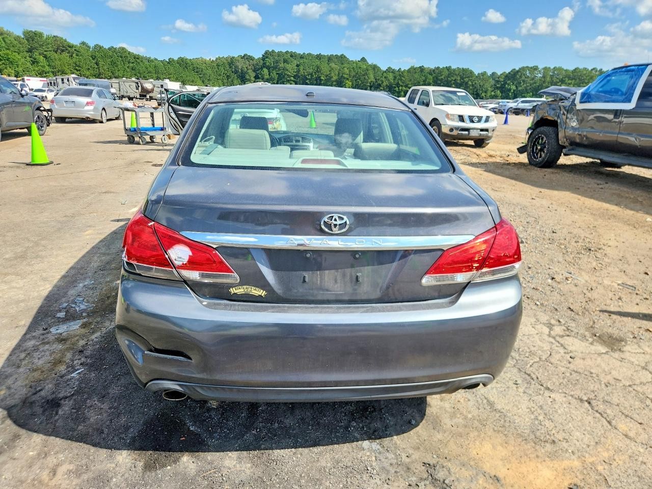 Vehicle/79663_06.jpg