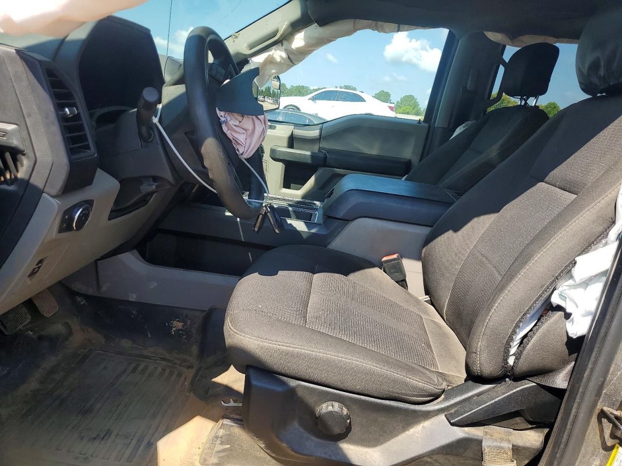 Vehicle/79664_07.jpg