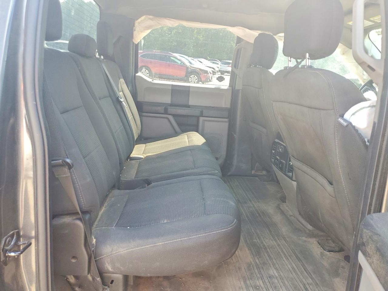 Vehicle/79664_10.jpg