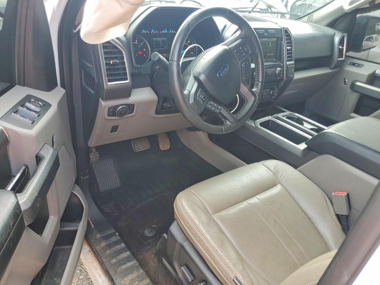 Vehicle/79700_08.jpg