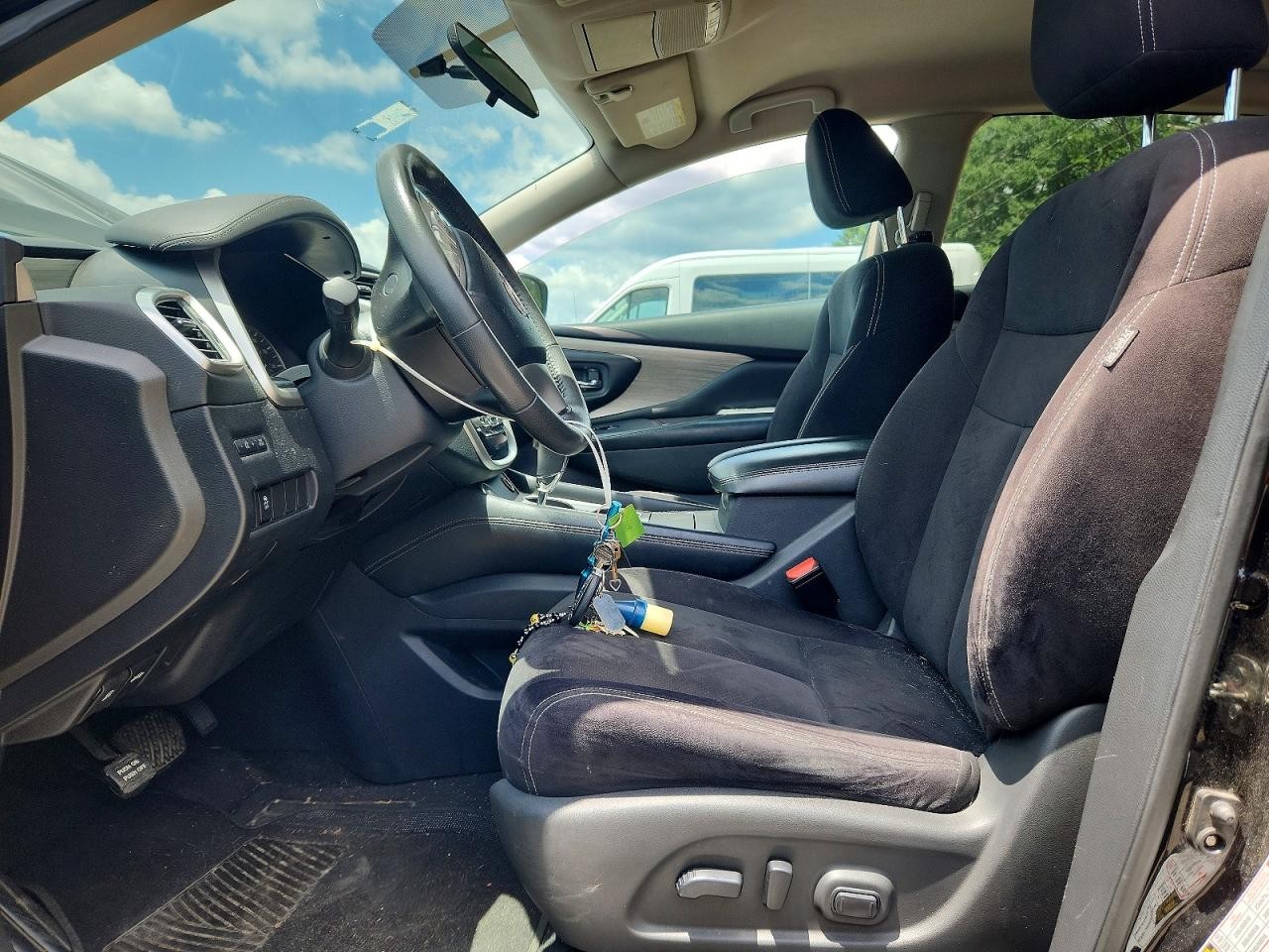 Vehicle/80009_07.jpg