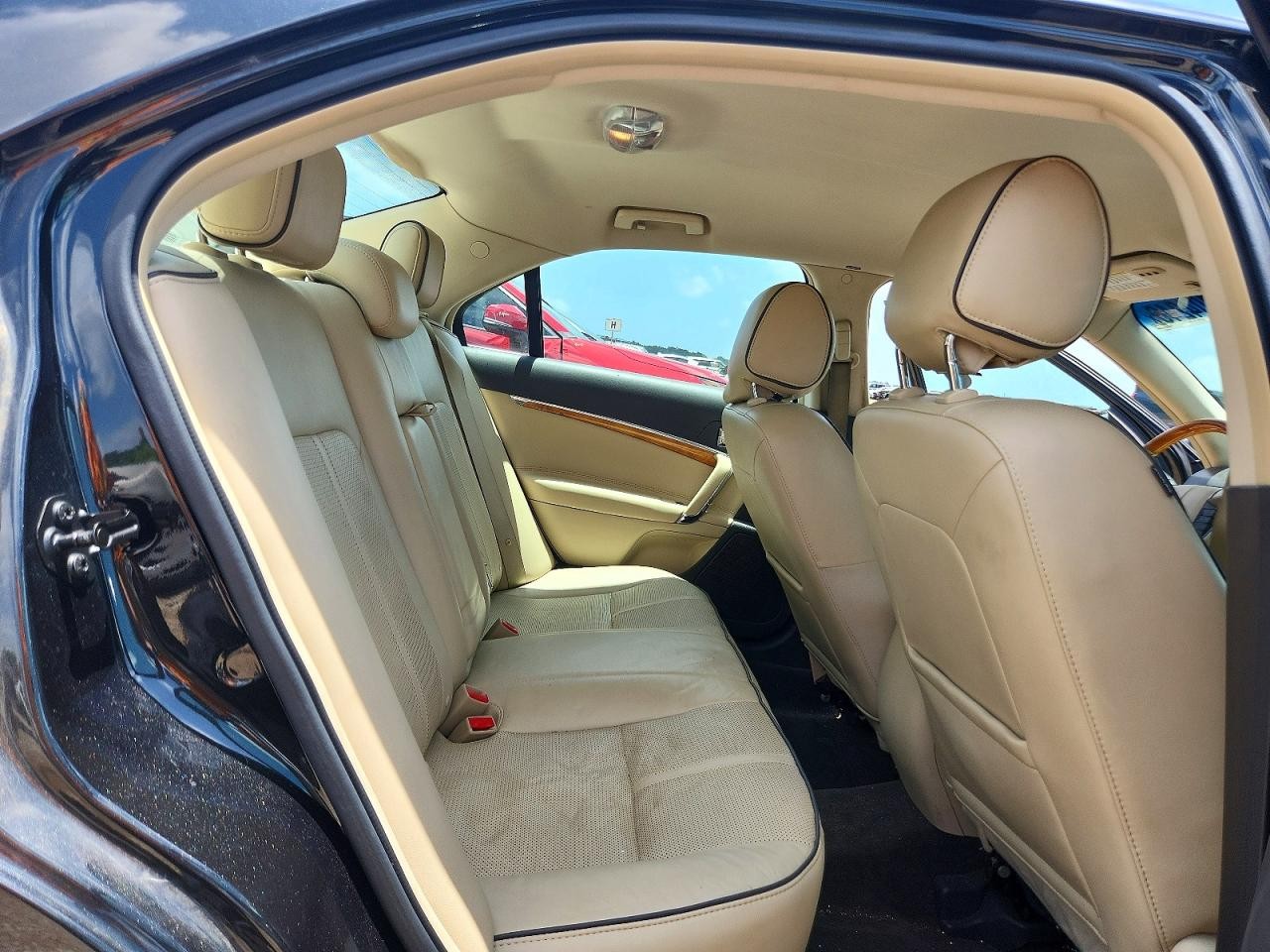Vehicle/80031_10.jpg