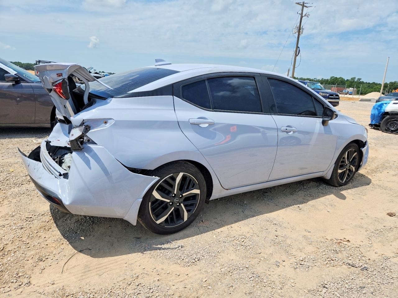 Vehicle/80032_03.jpg