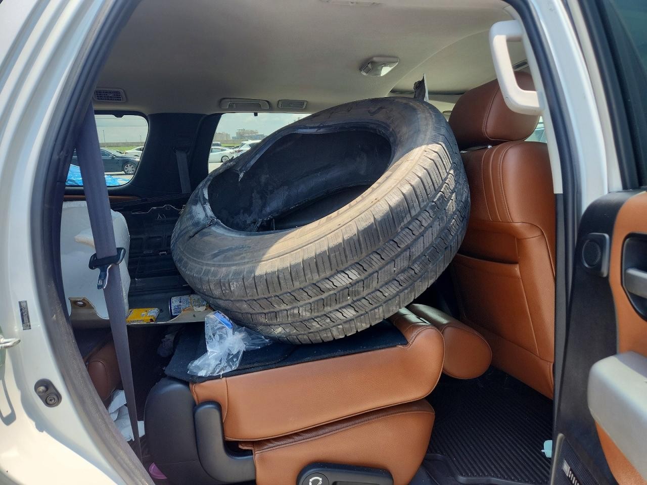 Vehicle/80071_11.jpg