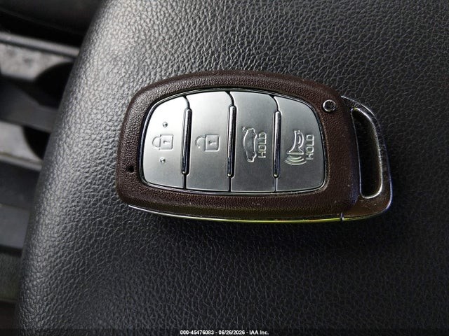 Vehicle/80133_12.jpg