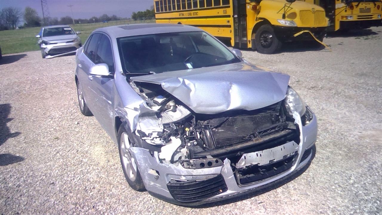 https://f005.backblazeb2.com/file/img-partshotlines-com/Inventory/EX612/Vehicle/16250_01.jpg