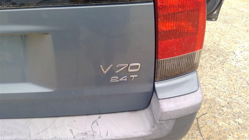 https://f005.backblazeb2.com/file/img-partshotlines-com/Inventory/EX619/Vehicle/21975_04.jpg
