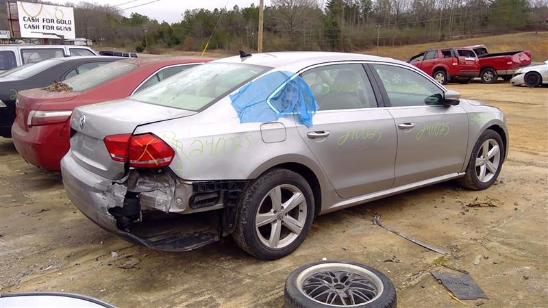 https://f005.backblazeb2.com/file/img-partshotlines-com/Inventory/EX619/Vehicle/22687_09.jpg