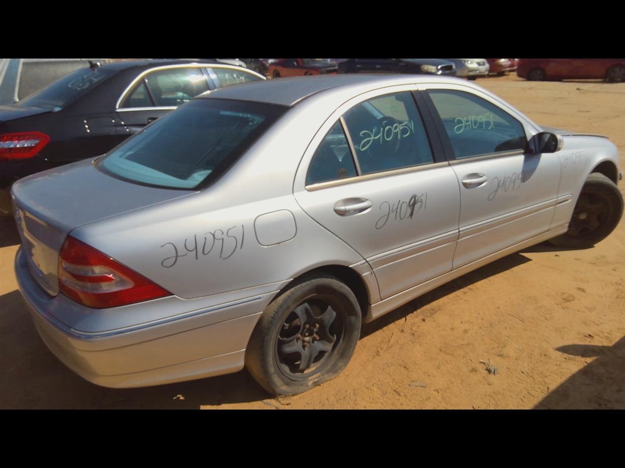 https://f005.backblazeb2.com/file/img-partshotlines-com/Inventory/EX619/Vehicle/23885_06.jpg