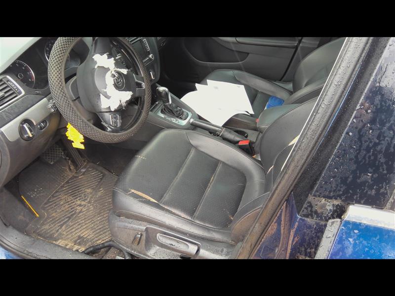 https://f005.backblazeb2.com/file/img-partshotlines-com/Inventory/EX619/Vehicle/23924_01.jpg