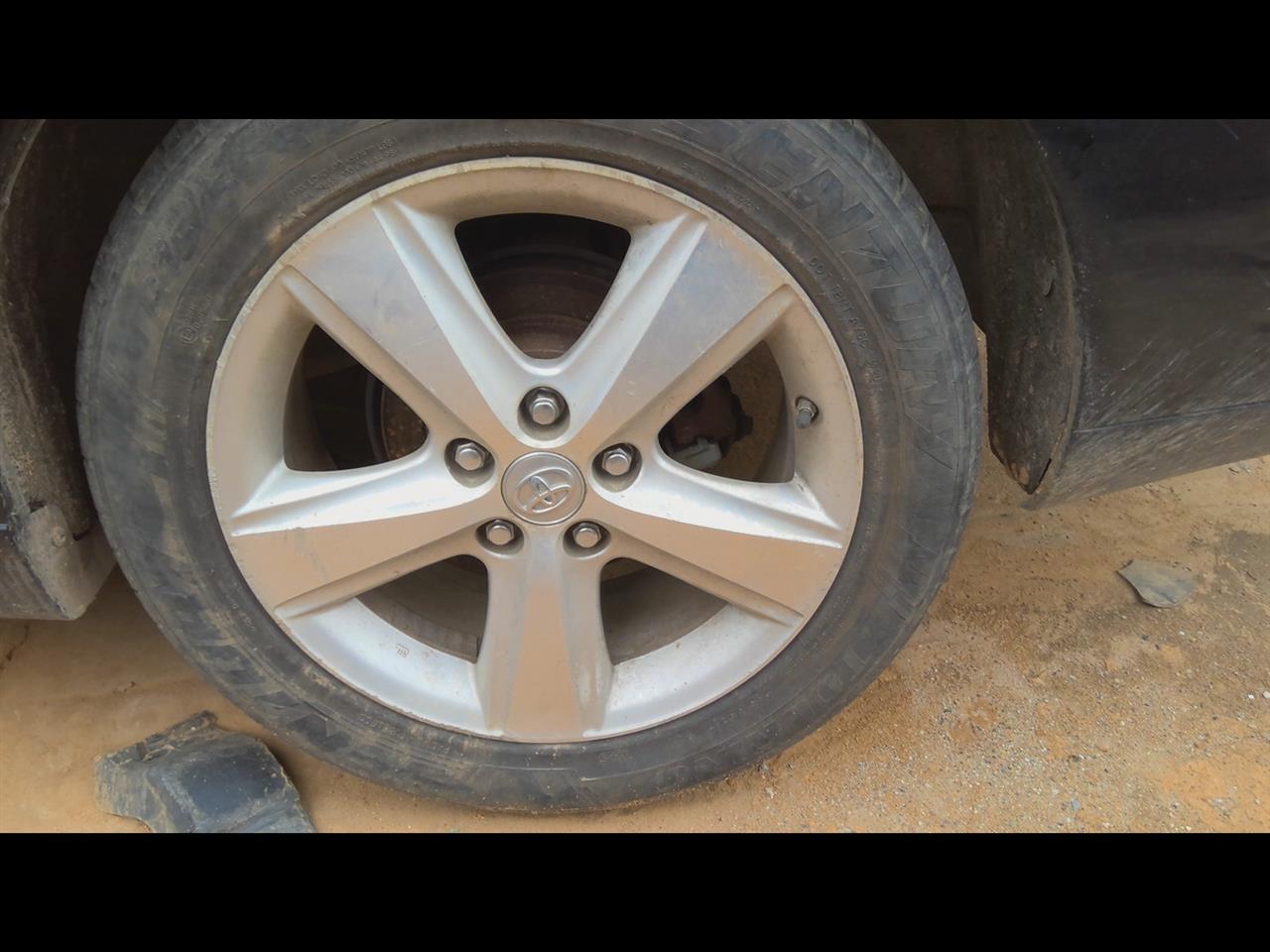 https://f005.backblazeb2.com/file/img-partshotlines-com/Inventory/EX619/Vehicle/24027_05.jpg