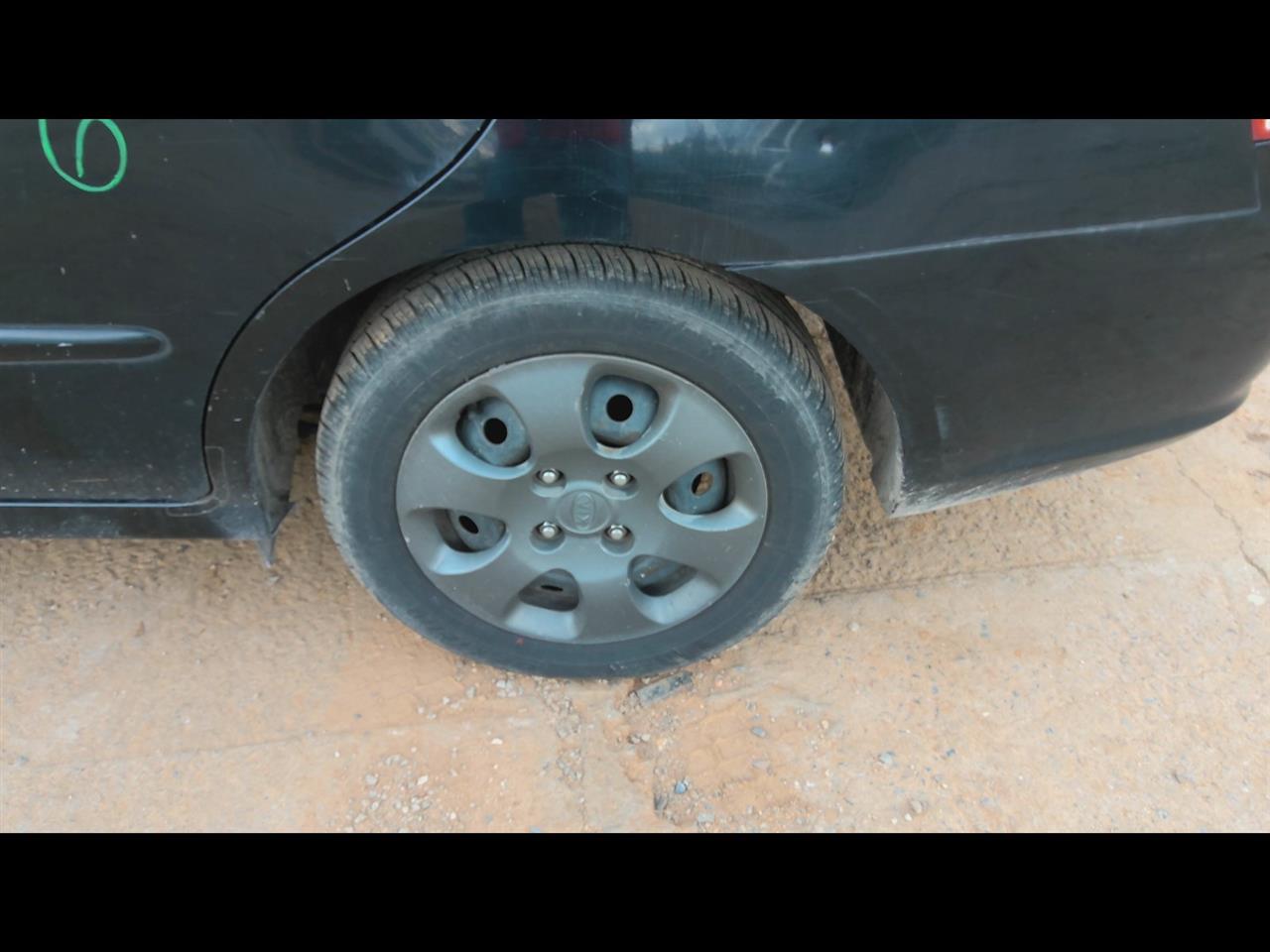 https://f005.backblazeb2.com/file/img-partshotlines-com/Inventory/EX619/Vehicle/24106_03.jpg
