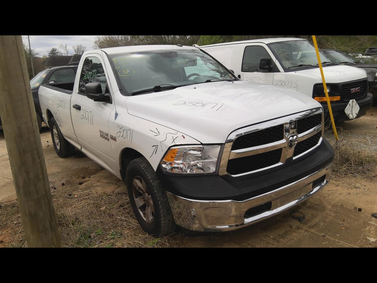 https://f005.backblazeb2.com/file/img-partshotlines-com/Inventory/EX619/Vehicle/24221_07.jpg
