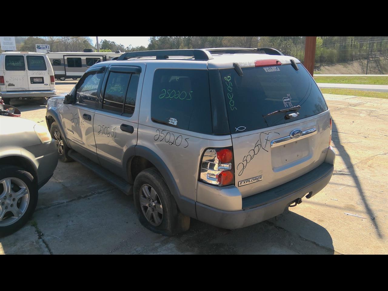 https://f005.backblazeb2.com/file/img-partshotlines-com/Inventory/EX619/Vehicle/24258_12.jpg