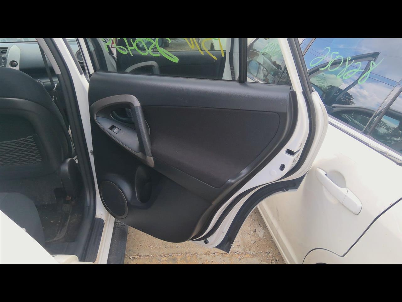 https://f005.backblazeb2.com/file/img-partshotlines-com/Inventory/EX619/Vehicle/24519_10.jpg