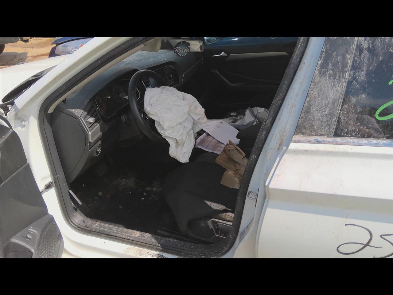 https://f005.backblazeb2.com/file/img-partshotlines-com/Inventory/EX619/Vehicle/24573_04.jpg