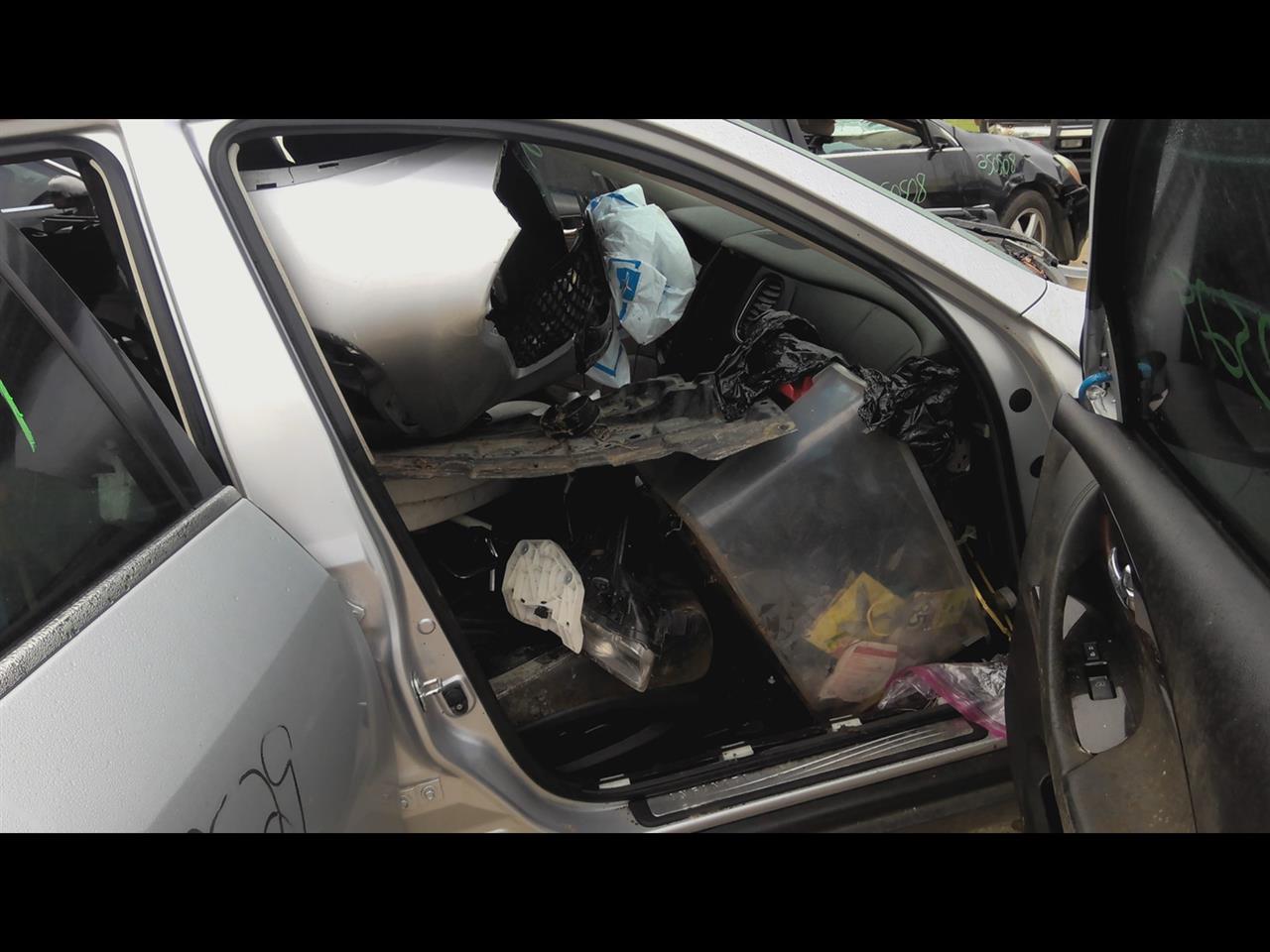 https://f005.backblazeb2.com/file/img-partshotlines-com/Inventory/EX619/Vehicle/24653_01.jpg