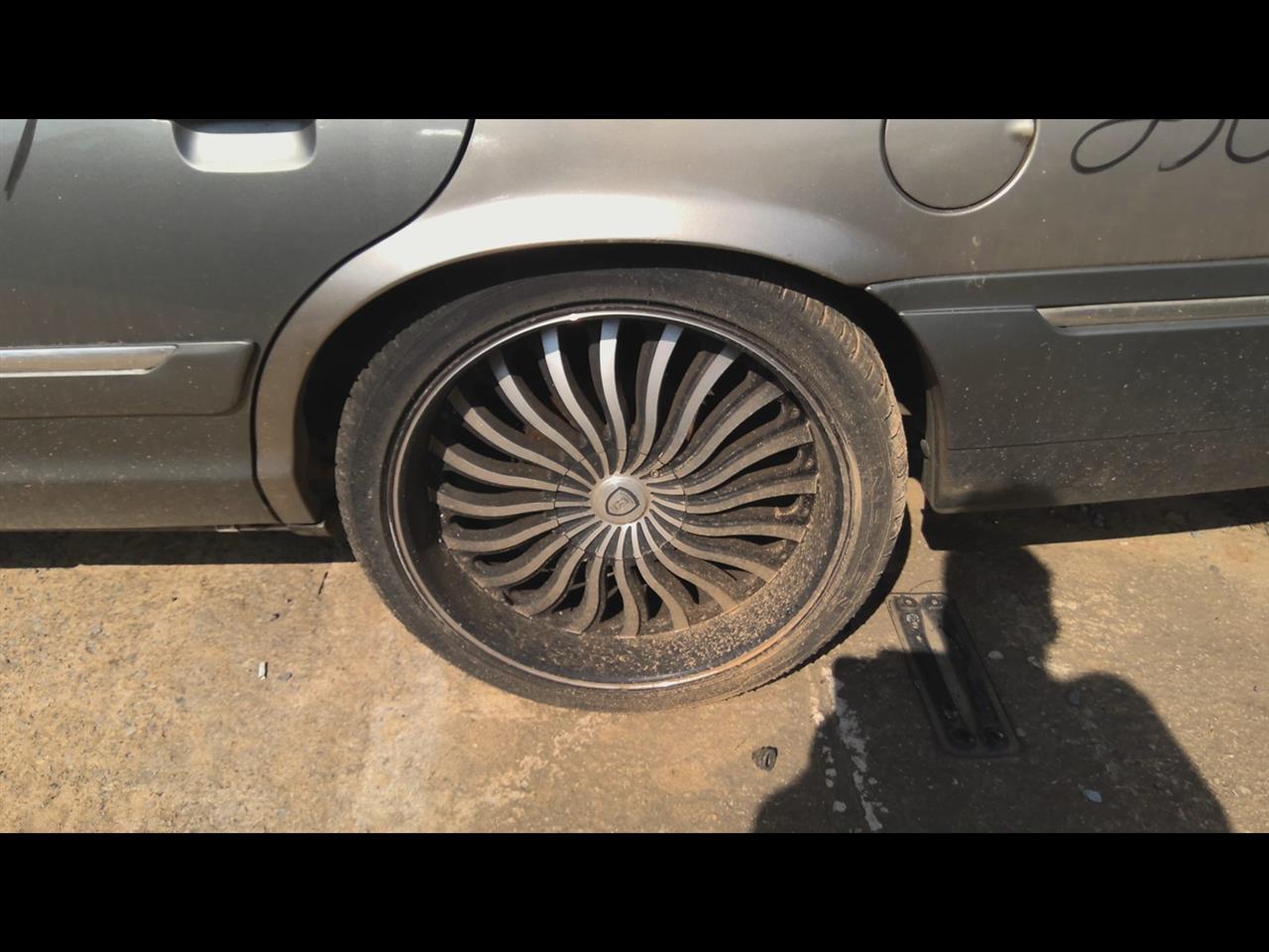 https://f005.backblazeb2.com/file/img-partshotlines-com/Inventory/EX619/Vehicle/24744_05.jpg