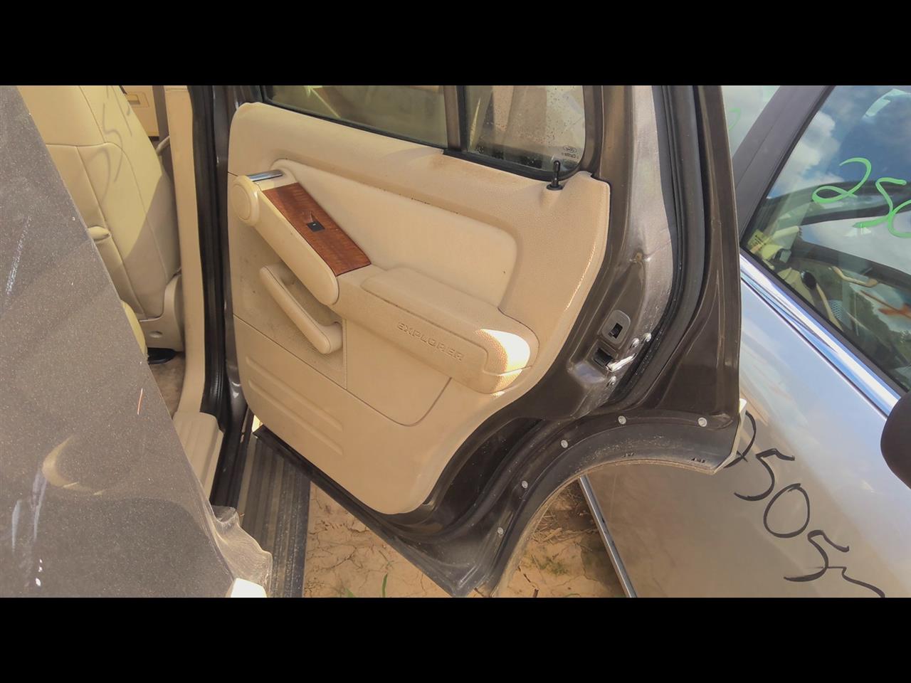 https://f005.backblazeb2.com/file/img-partshotlines-com/Inventory/EX619/Vehicle/24750_09.jpg