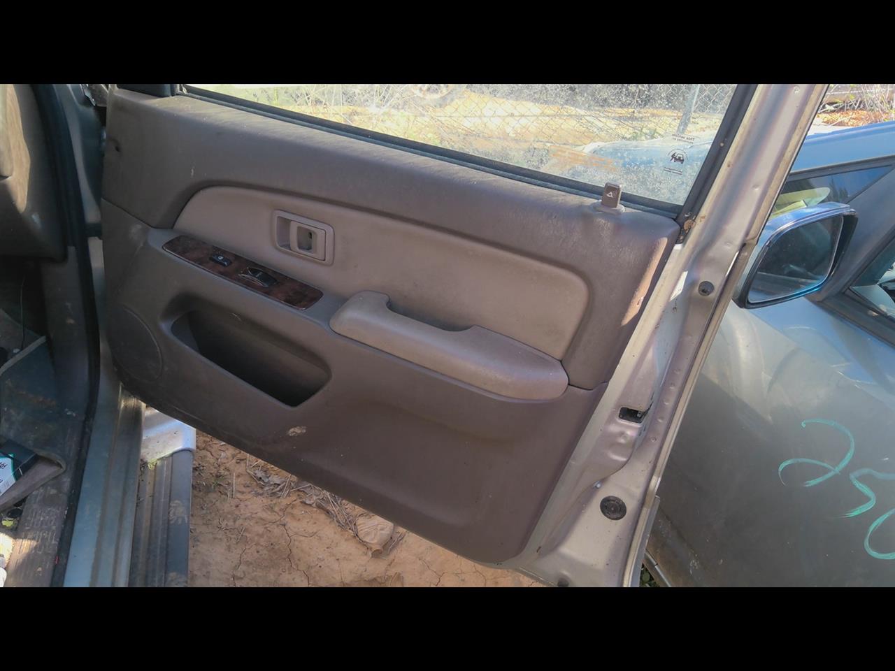 https://f005.backblazeb2.com/file/img-partshotlines-com/Inventory/EX619/Vehicle/24776_11.jpg