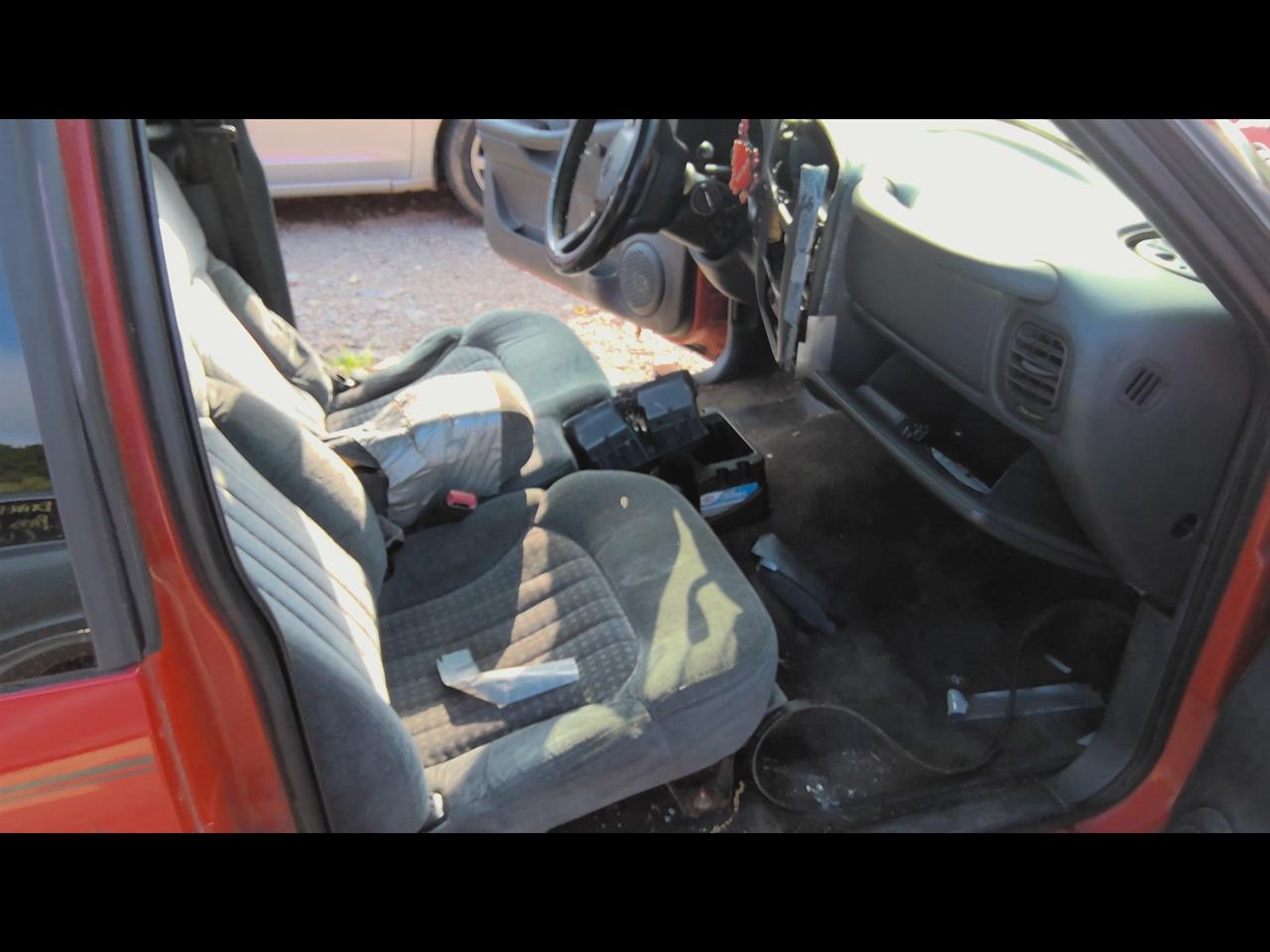 https://f005.backblazeb2.com/file/img-partshotlines-com/Inventory/EX619/Vehicle/24985_03.jpg