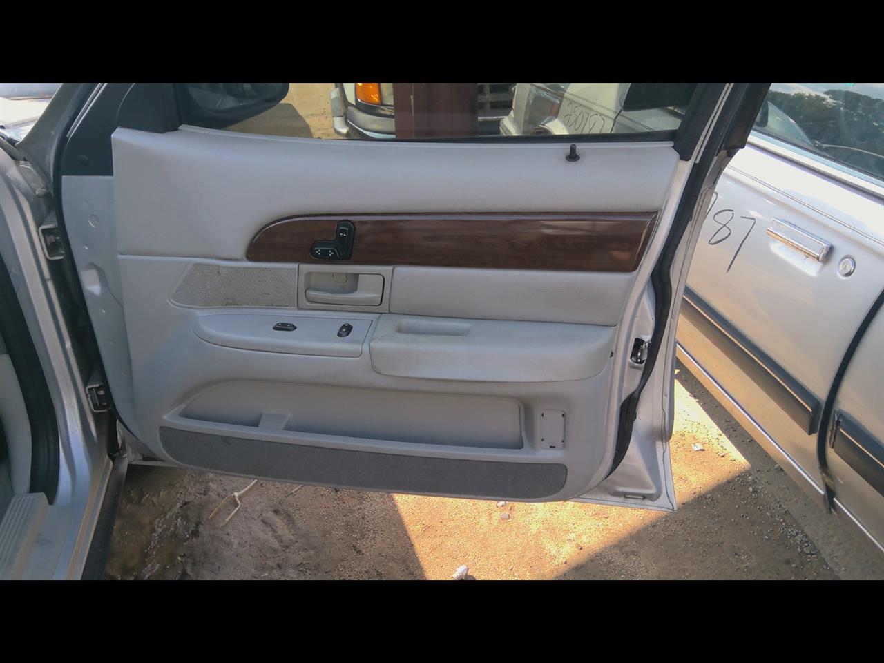 https://f005.backblazeb2.com/file/img-partshotlines-com/Inventory/EX619/Vehicle/25153_10.jpg