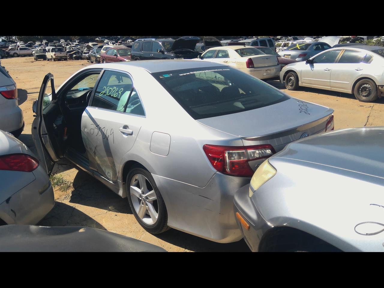 https://f005.backblazeb2.com/file/img-partshotlines-com/Inventory/EX619/Vehicle/25251_12.jpg