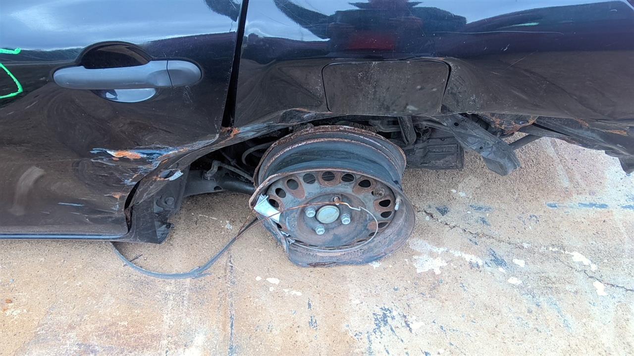 https://f005.backblazeb2.com/file/img-partshotlines-com/Inventory/EX619/Vehicle/25404_10.jpg
