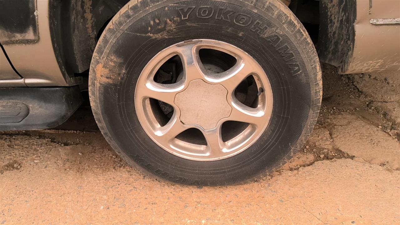 https://f005.backblazeb2.com/file/img-partshotlines-com/Inventory/EX619/Vehicle/25412_05.jpg