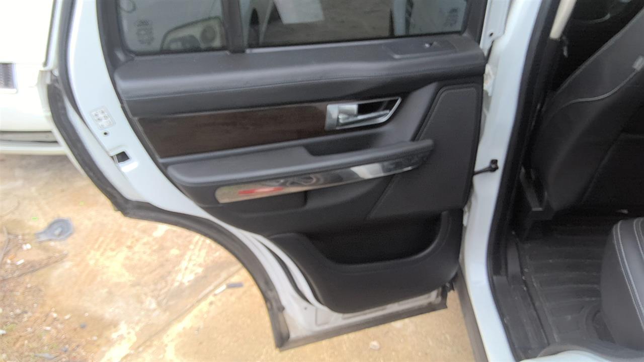 https://f005.backblazeb2.com/file/img-partshotlines-com/Inventory/EX619/Vehicle/25601_10.jpg