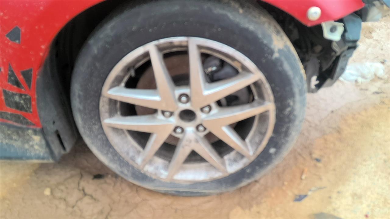 https://f005.backblazeb2.com/file/img-partshotlines-com/Inventory/EX619/Vehicle/25716_12.jpg
