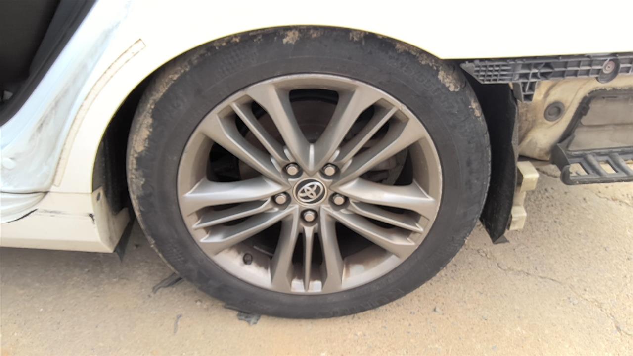 https://f005.backblazeb2.com/file/img-partshotlines-com/Inventory/EX619/Vehicle/25772_09.jpg