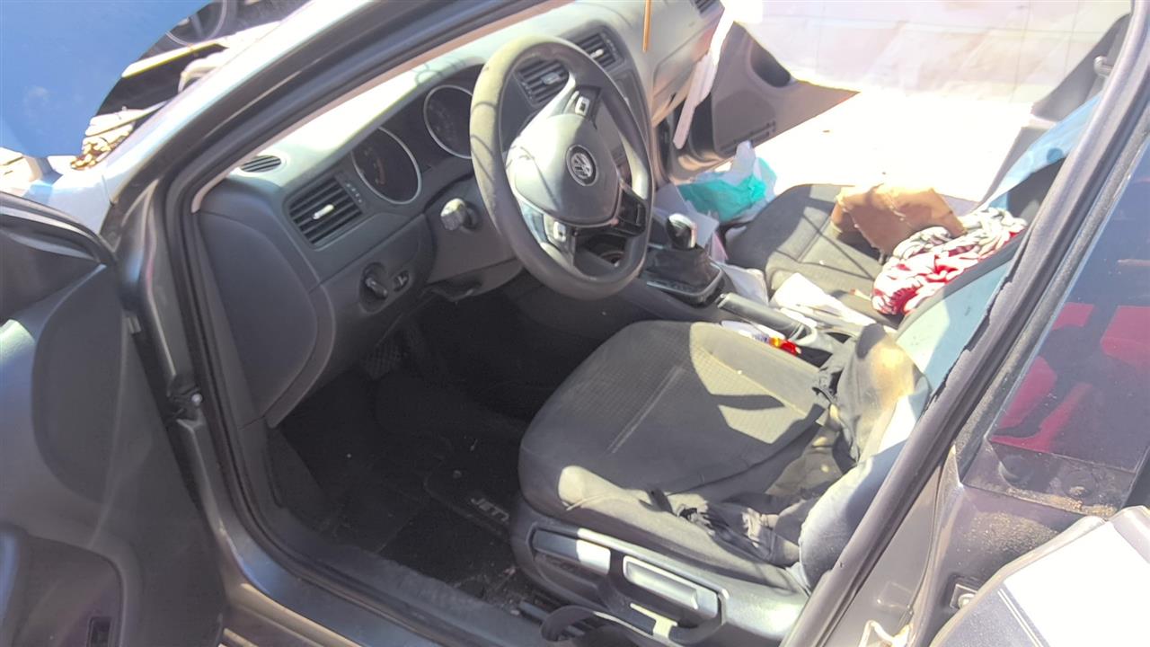 https://f005.backblazeb2.com/file/img-partshotlines-com/Inventory/EX619/Vehicle/25811_05.jpg