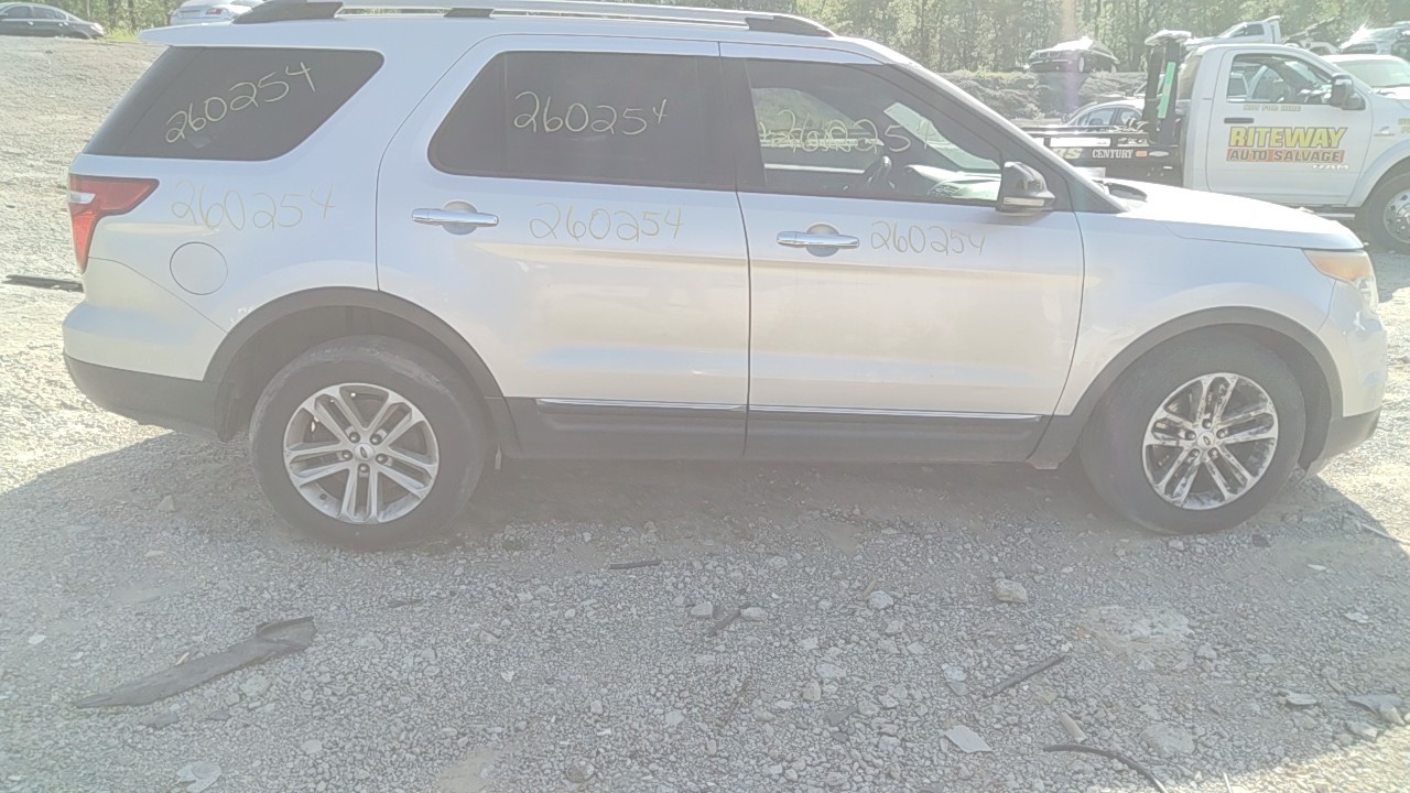 https://f005.backblazeb2.com/file/img-partshotlines-com/Inventory/EX619/Vehicle/25945_06.jpg