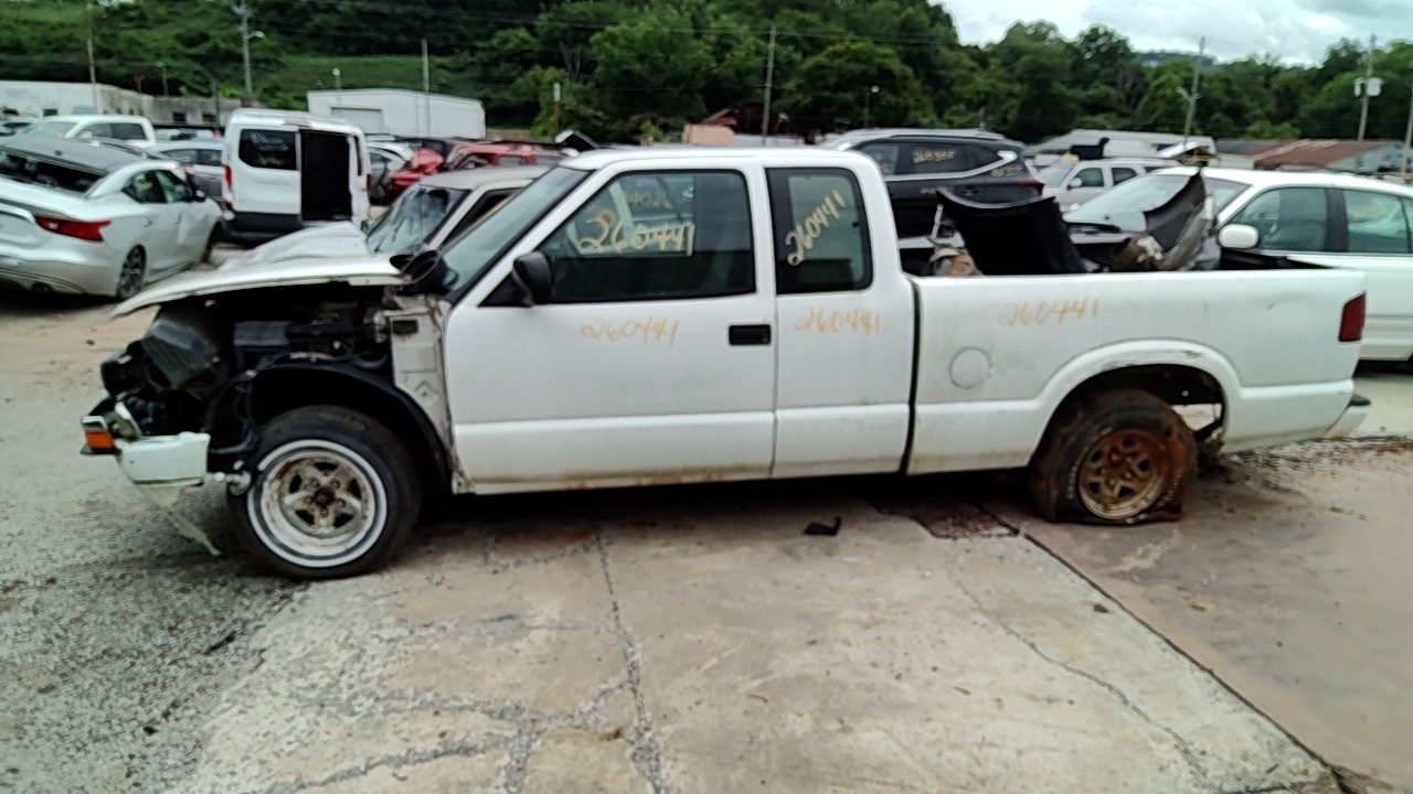 https://f005.backblazeb2.com/file/img-partshotlines-com/Inventory/EX619/Vehicle/26225_03.jpg