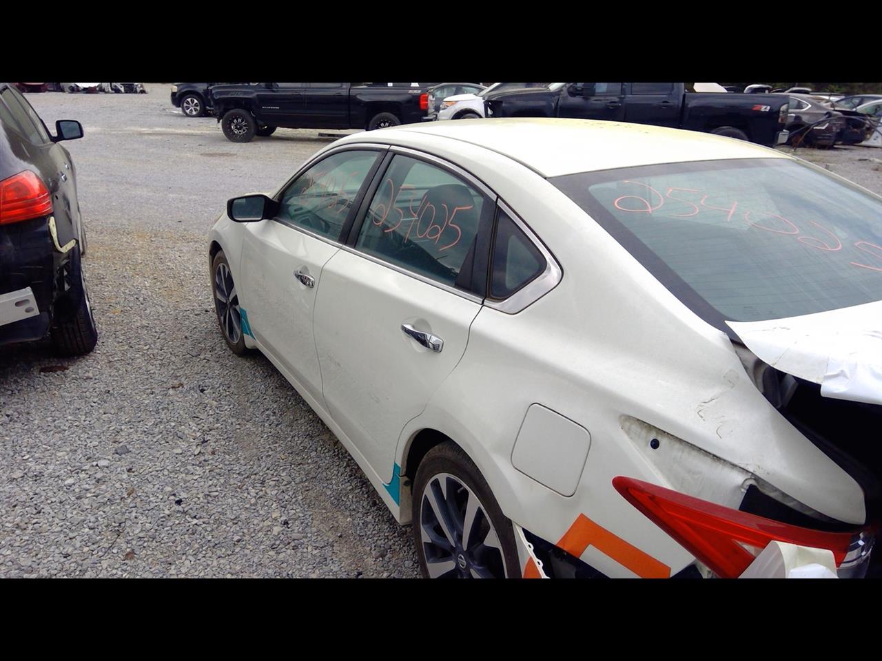 https://f005.backblazeb2.com/file/img-partshotlines-com/Inventory/EX638/Vehicle/12758_02.jpg