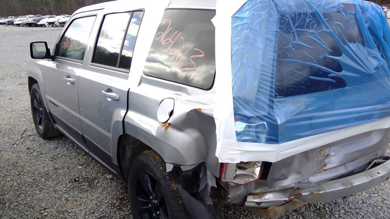 https://f005.backblazeb2.com/file/img-partshotlines-com/Inventory/EX638/Vehicle/13515_05.jpg