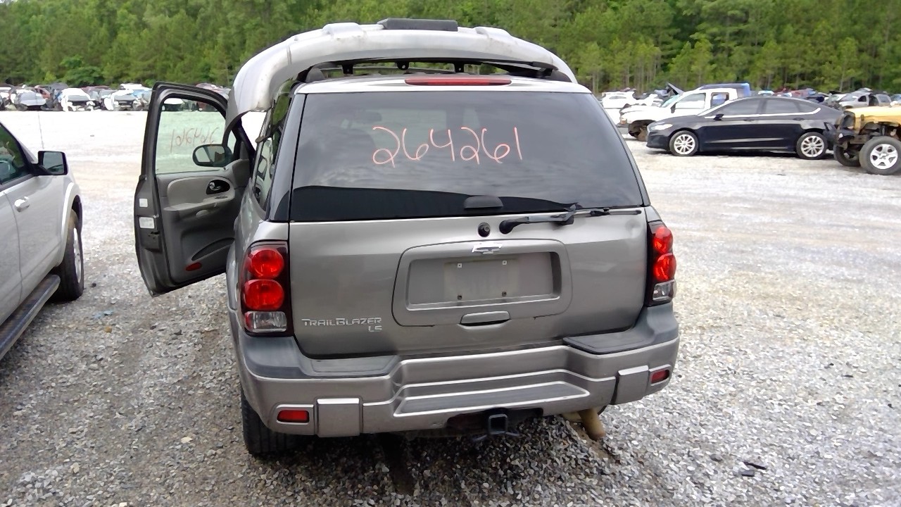 https://f005.backblazeb2.com/file/img-partshotlines-com/Inventory/EX638/Vehicle/13700_05.jpg