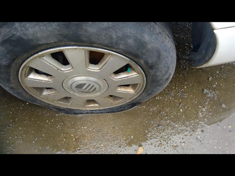 https://f005.backblazeb2.com/file/img-partshotlines-com/Inventory/EX641/Vehicle/22784_12.jpg
