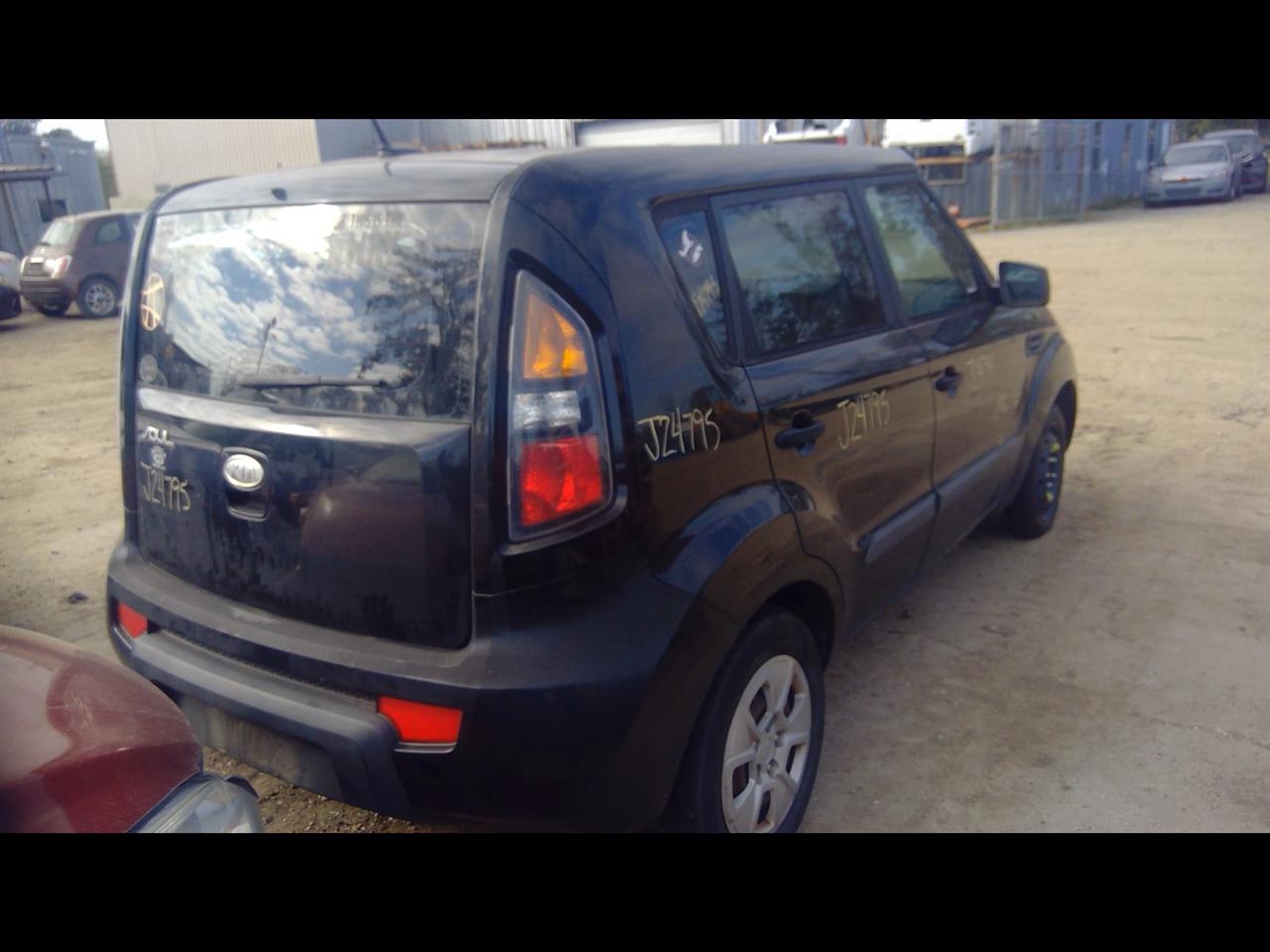 https://f005.backblazeb2.com/file/img-partshotlines-com/Inventory/EX641/Vehicle/22886_09.jpg