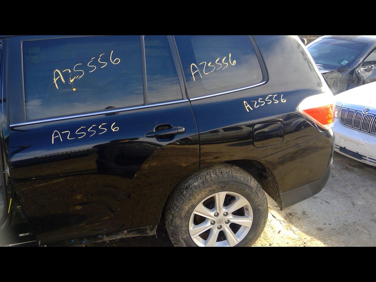 https://f005.backblazeb2.com/file/img-partshotlines-com/Inventory/EX641/Vehicle/22929_08.jpg