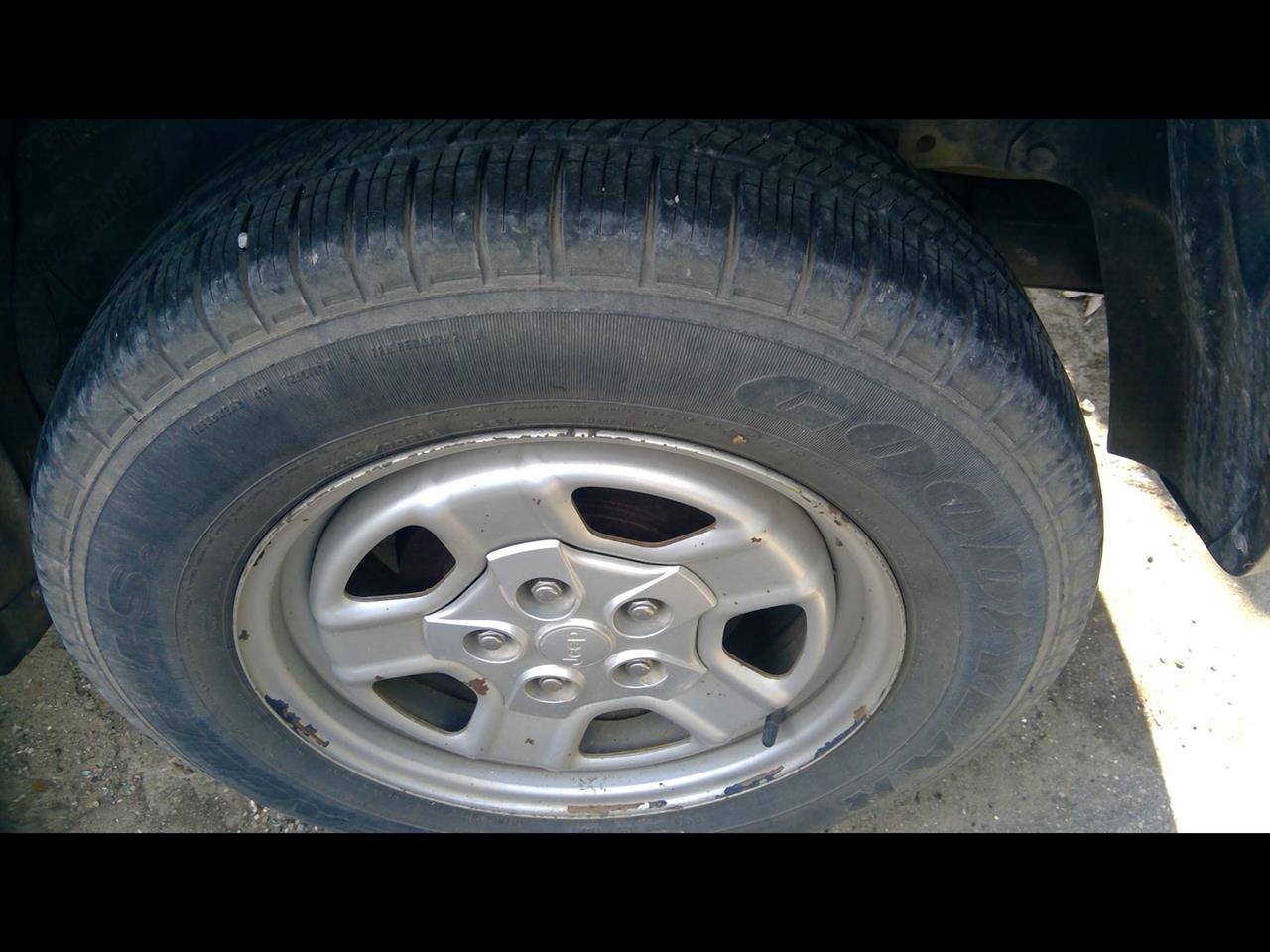 https://f005.backblazeb2.com/file/img-partshotlines-com/Inventory/EX641/Vehicle/23104_08.jpg