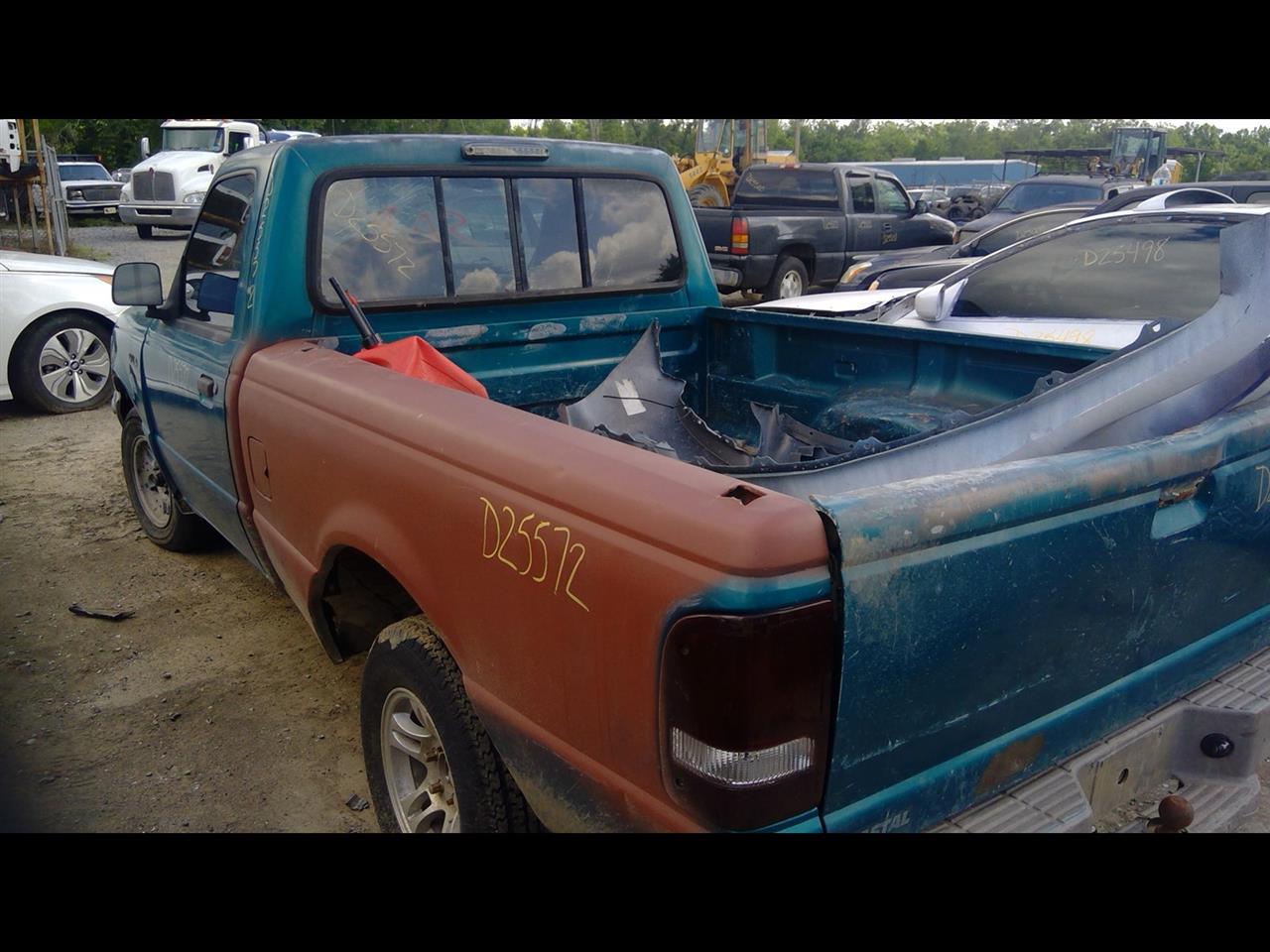 https://f005.backblazeb2.com/file/img-partshotlines-com/Inventory/EX641/Vehicle/23161_09.jpg