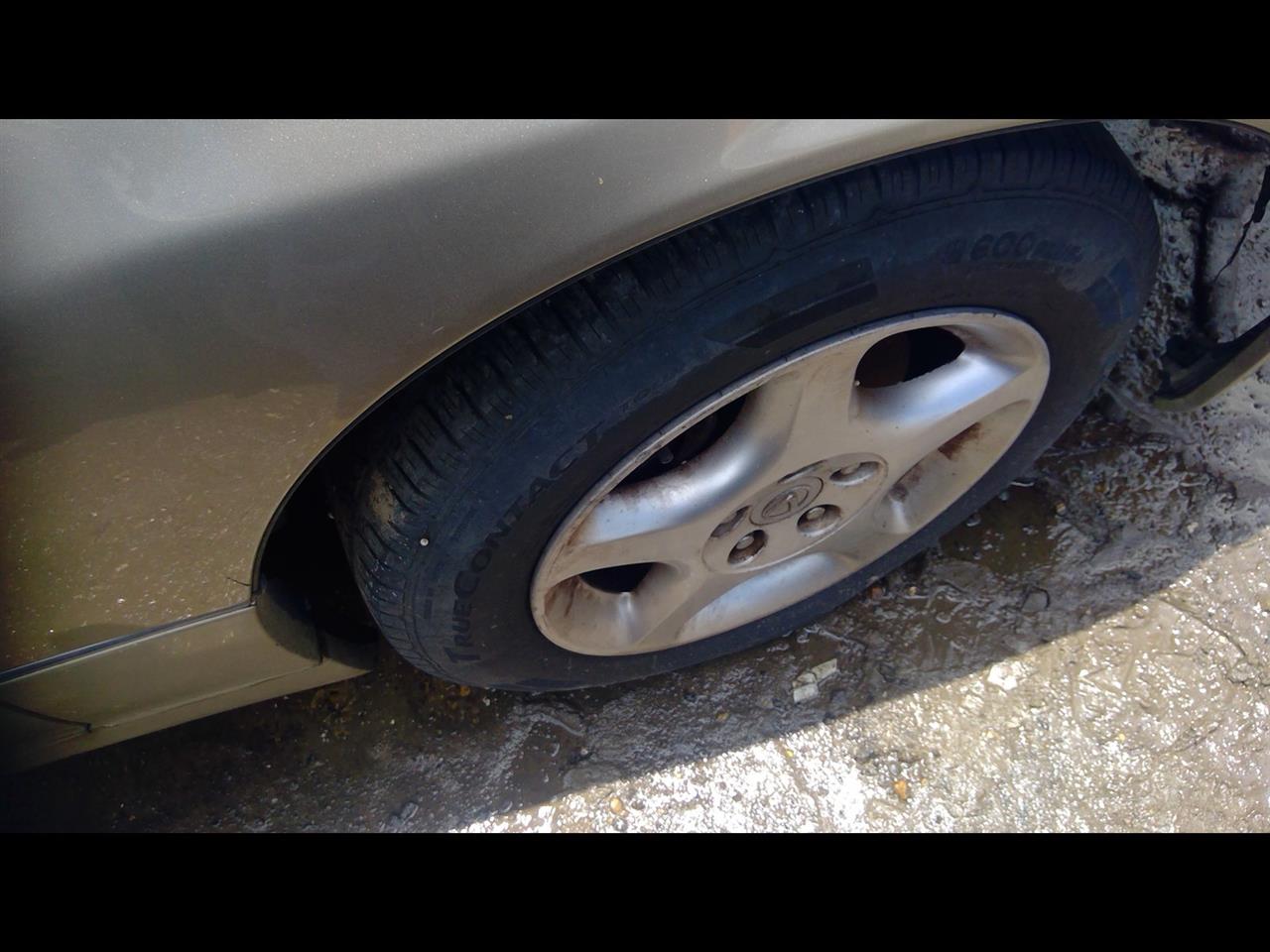 https://f005.backblazeb2.com/file/img-partshotlines-com/Inventory/EX641/Vehicle/23308_09.jpg