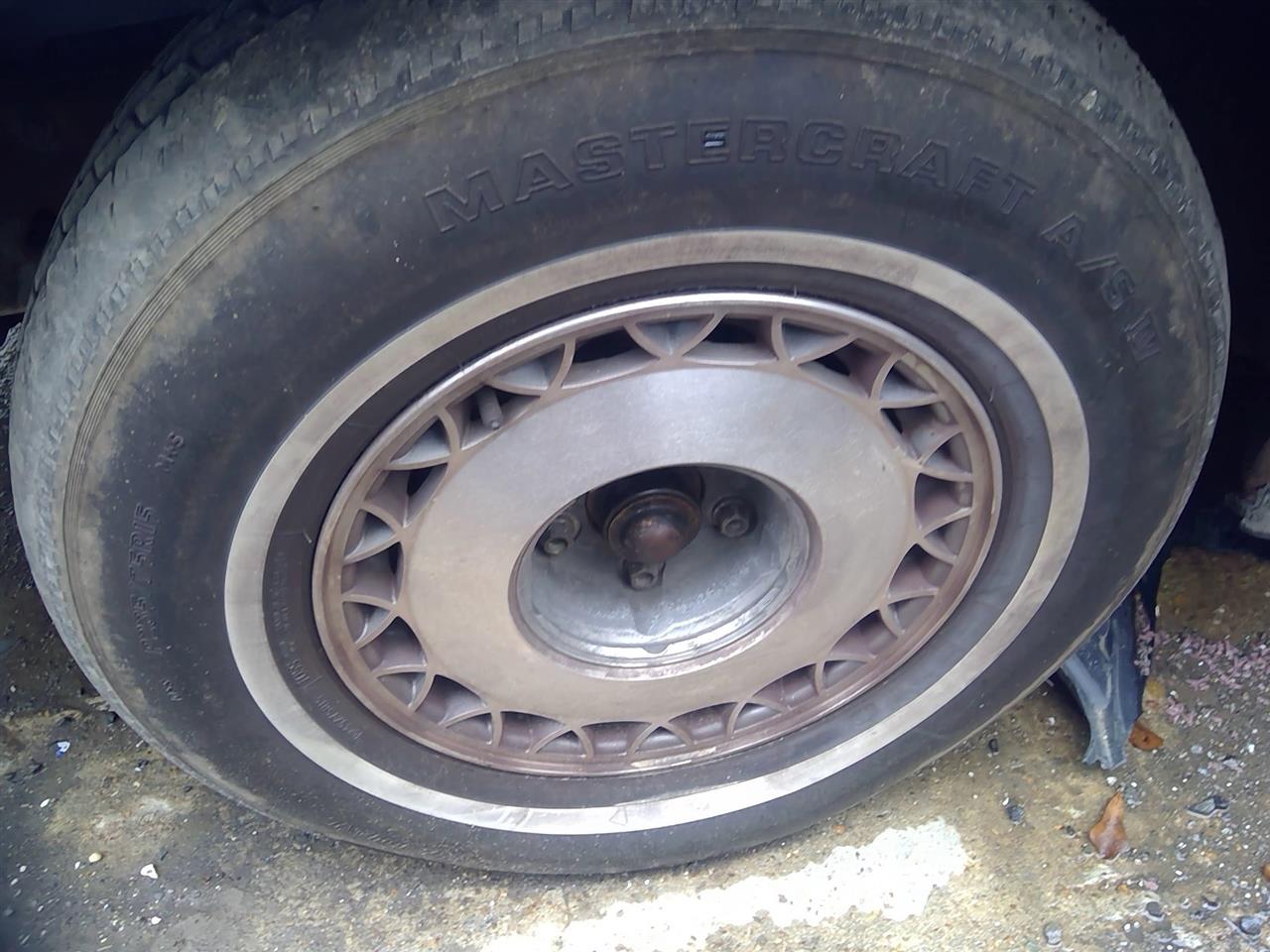 https://f005.backblazeb2.com/file/img-partshotlines-com/Inventory/EX641/Vehicle/23640_06.jpg
