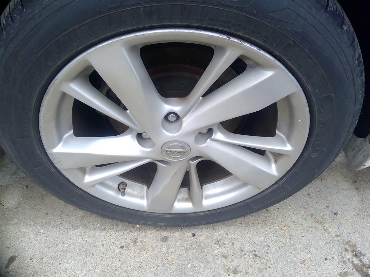 https://f005.backblazeb2.com/file/img-partshotlines-com/Inventory/EX641/Vehicle/23659_12.jpg