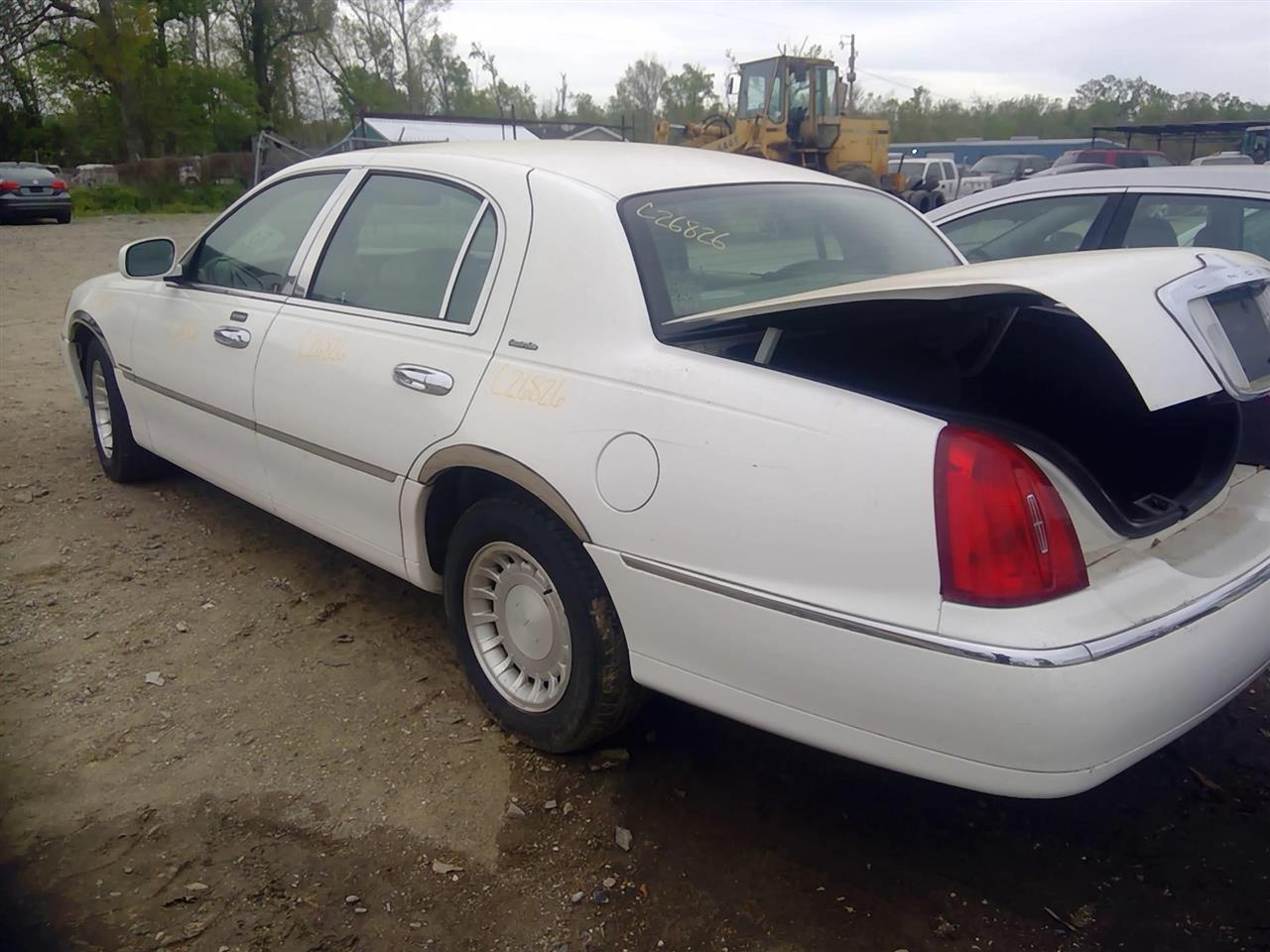 https://f005.backblazeb2.com/file/img-partshotlines-com/Inventory/EX641/Vehicle/23829_07.jpg