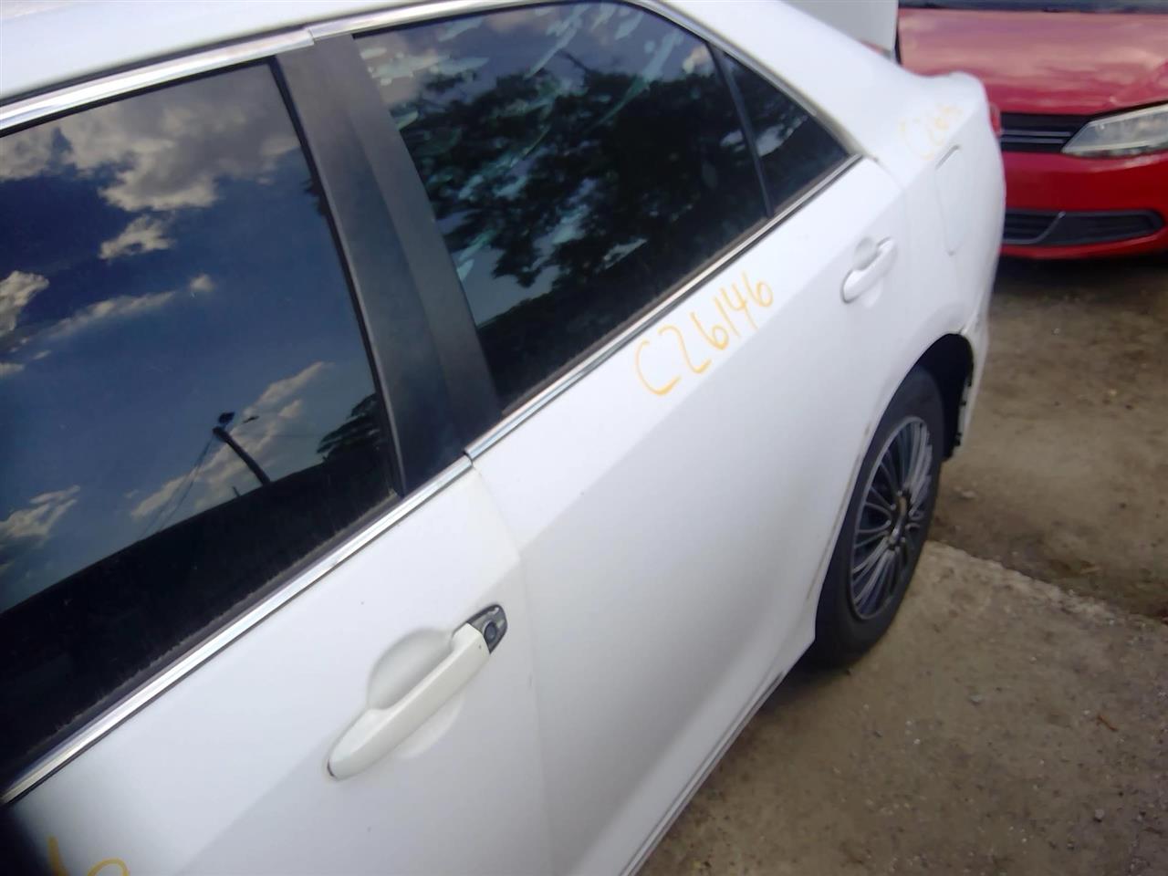 https://f005.backblazeb2.com/file/img-partshotlines-com/Inventory/EX641/Vehicle/23860_08.jpg