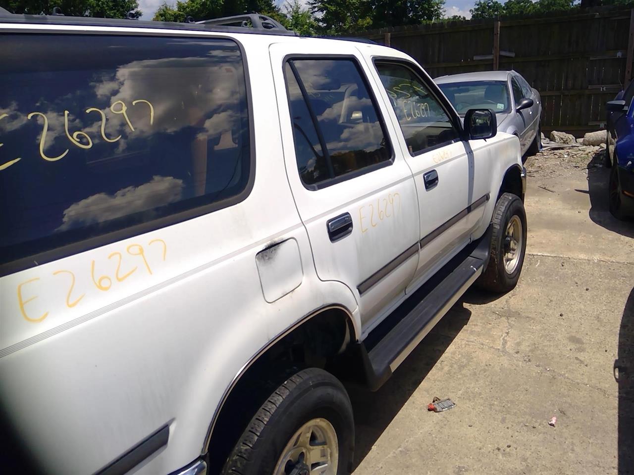 https://f005.backblazeb2.com/file/img-partshotlines-com/Inventory/EX641/Vehicle/23982_12.jpg