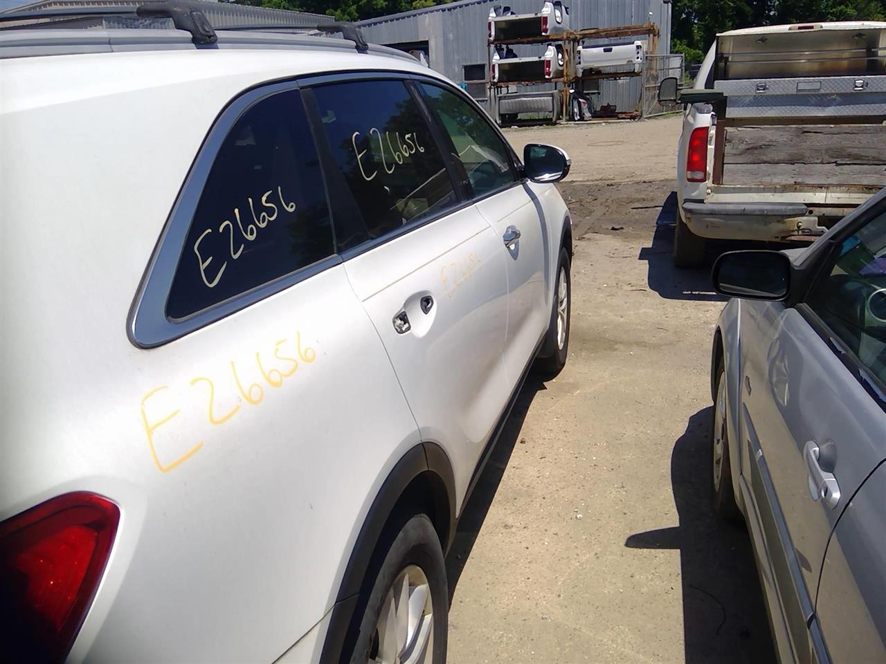 https://f005.backblazeb2.com/file/img-partshotlines-com/Inventory/EX641/Vehicle/23989_11.jpg